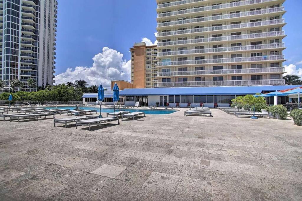 Oceanfront Miami Beach Studiocondo Newly Renovated Sunny Isles Beach Exterior photo